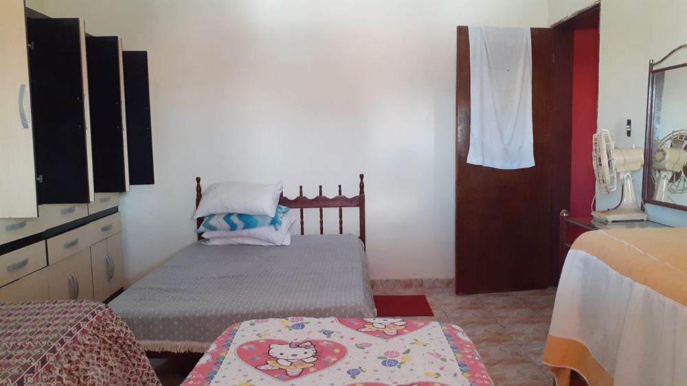 VENDO CASA COM 02 SALÕES NO PA